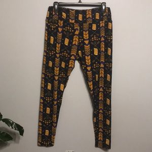 [2/15 or 4/25] LulaRoe • Leggings